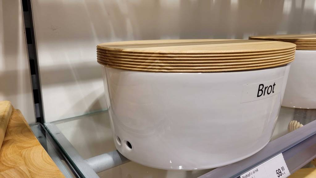 Nahaufnahme des Deckels einer getesteten Brotbackform.