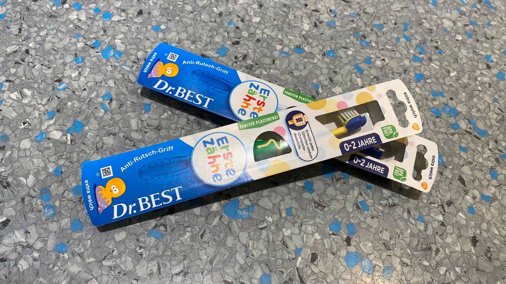 Getestete Baby-Zahnbürste 2er-Set über Kreuz liegend, Erste Zähne von Dr. Best,