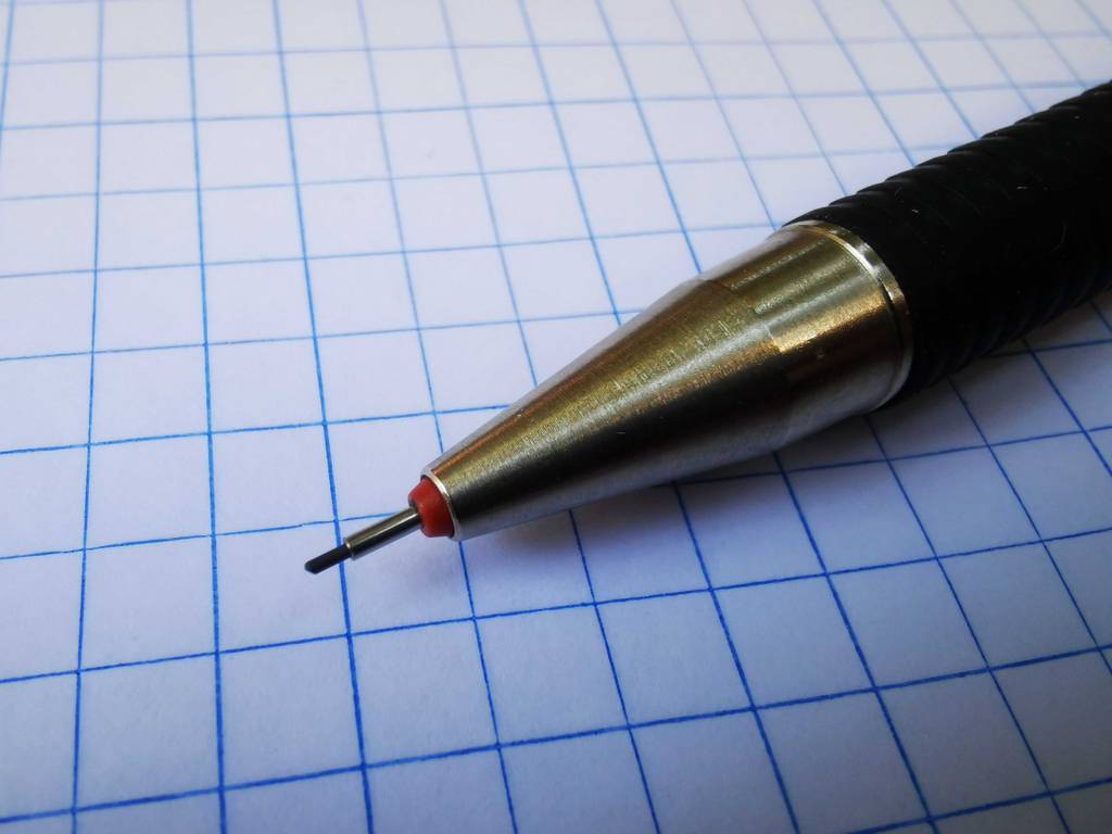 Detailansicht der Mine am Kopf des getesteten Druckbleistiftes.