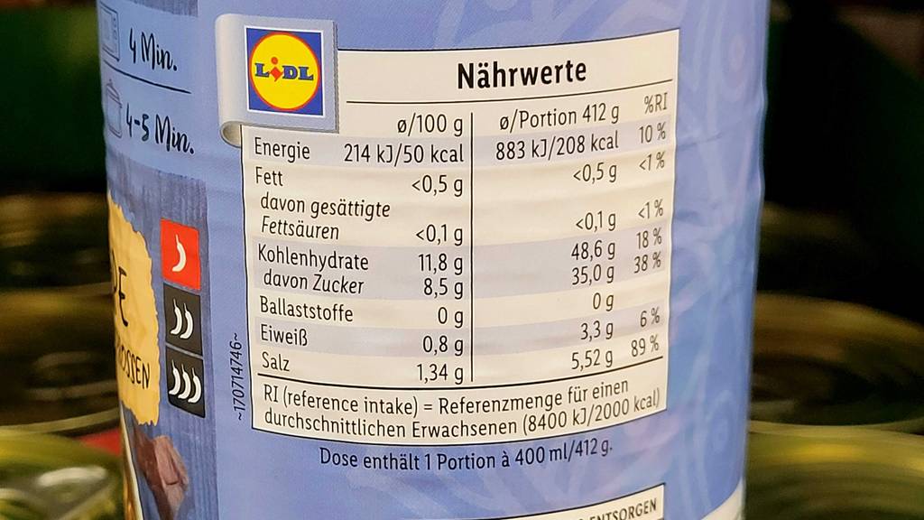 Test: Nahaufnahme der Nährwertangaben der Asia-Suppe.
