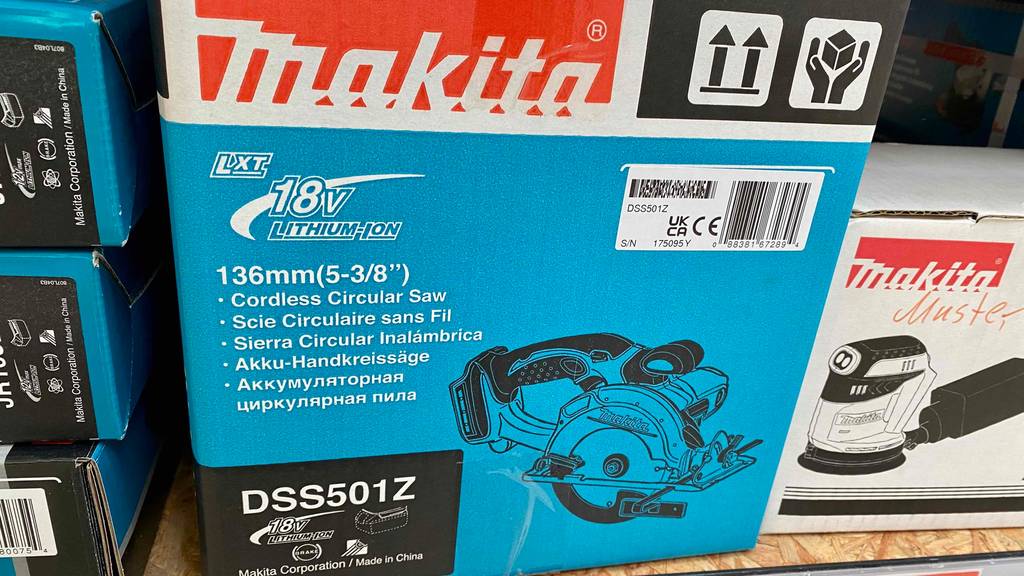 Makita-Akku-Handkreissäge im Test: Originalverpackung der Makita-Akku-Handkreissäge
