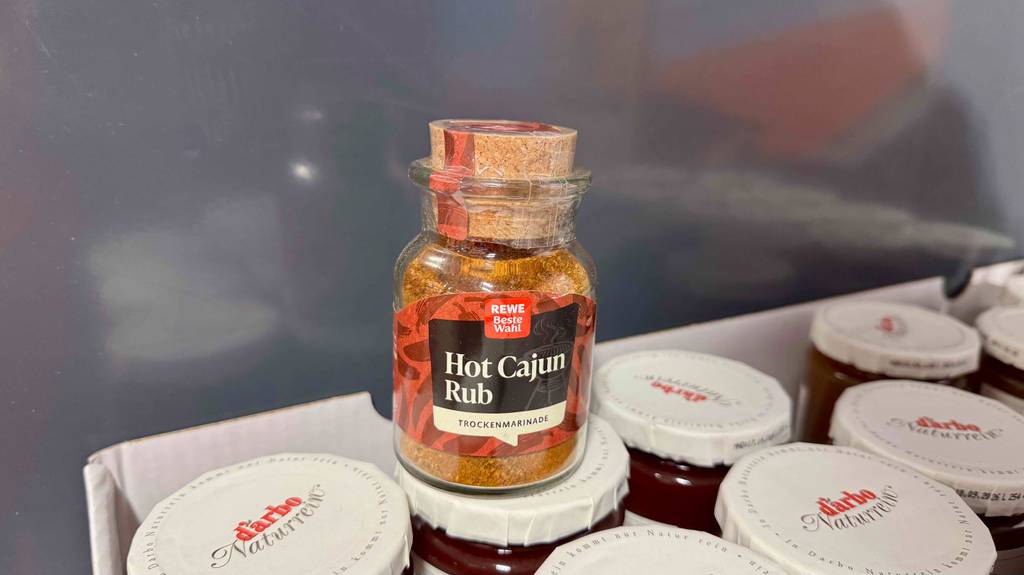 Getestetes Cajun-Gewürz steht auf Marmeladen von Darbo.