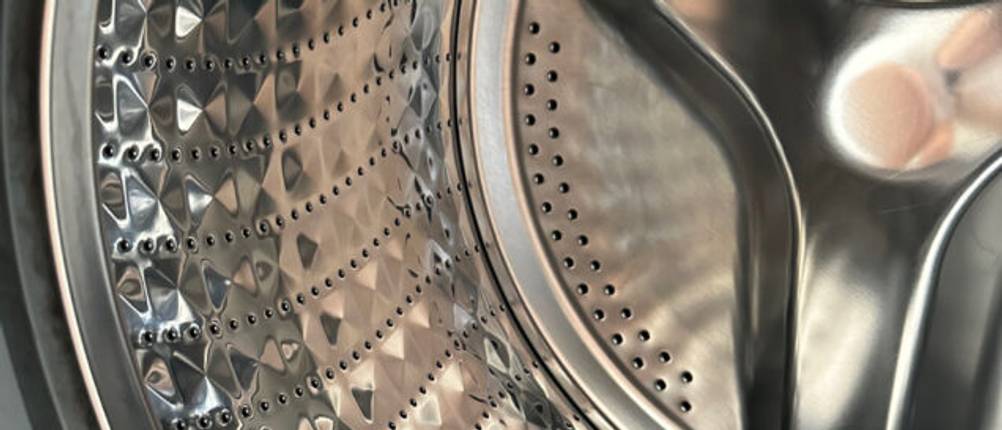 Nahaufnahme der Innentrommel eines Frontladers.