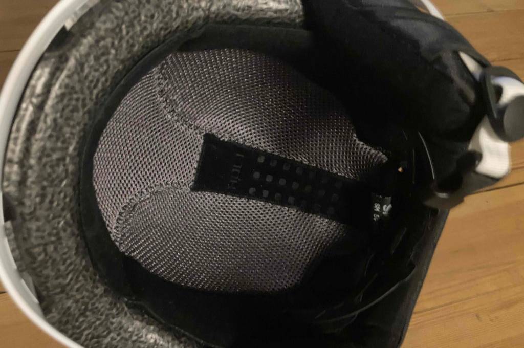 Snowboardhelm getestet: Innenansicht eines Snowboardhelms.