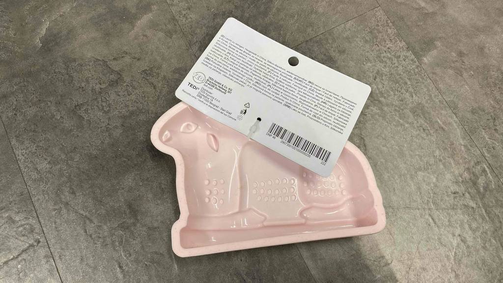 Im Test: Nahaufnahme Rückseite der Silikon-Backform inklusive Label.