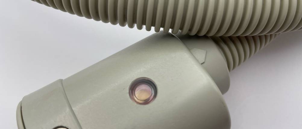 Detailansicht des Filters eines Aquastop-Schlauchs im Test.