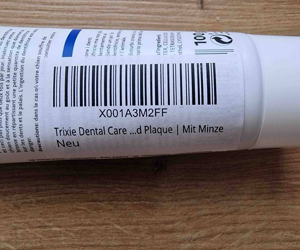 Zahnpflege-Hund getestet: Barcode auf einer Tube Zahnpflege für den Hund.
