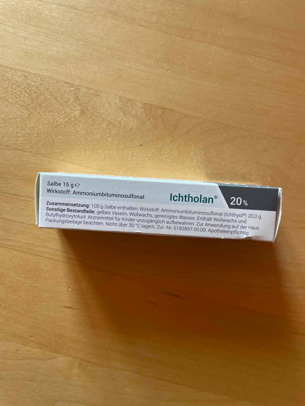 ichtolan liegt auf dem tisch