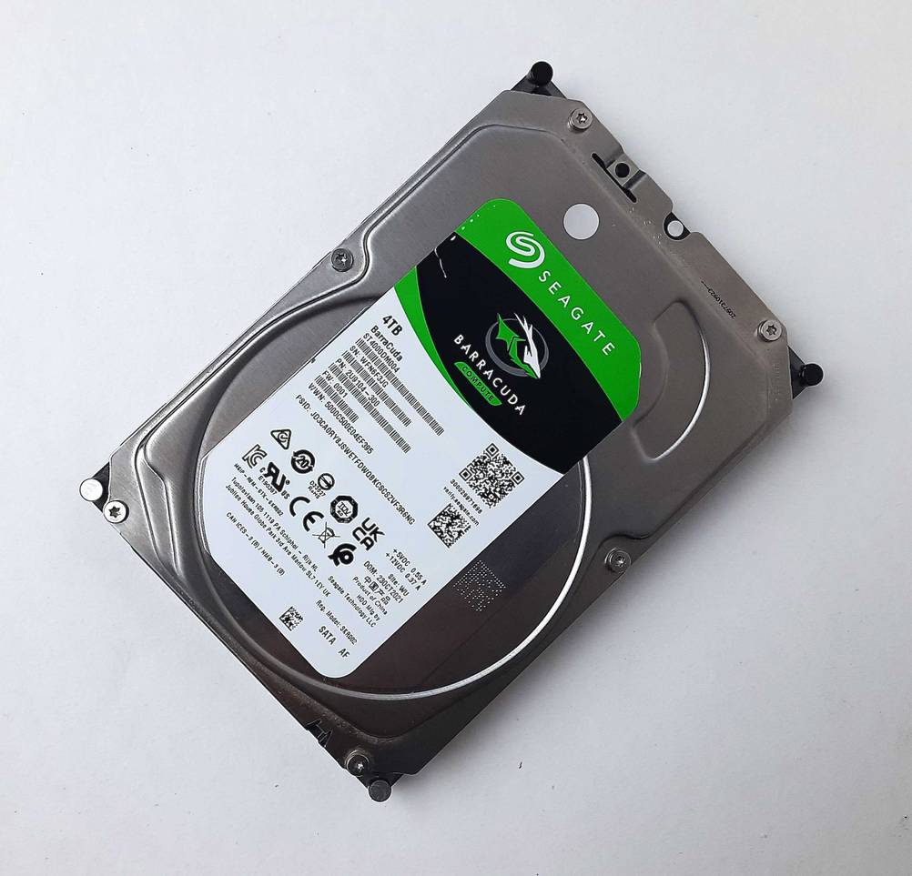 Die getestete 4TB-HDD von oben.