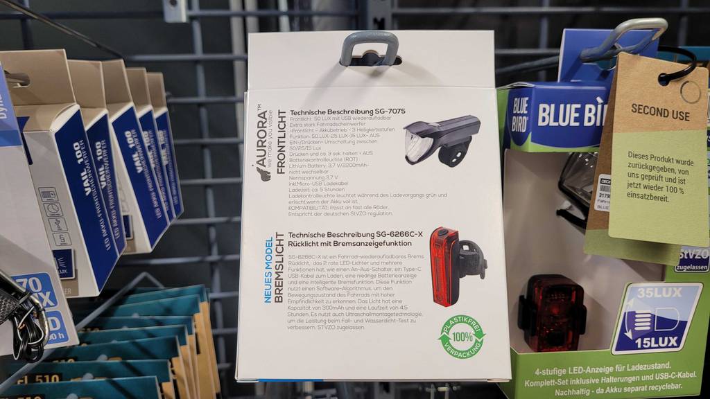 Fahrradbeleuchtung-USB getestet: Verpackungsrückseite einer Fahrradbeleuchtung.