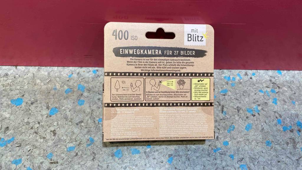 Getestete Einwegkamera verpackt von der Rückseite gezeigt.