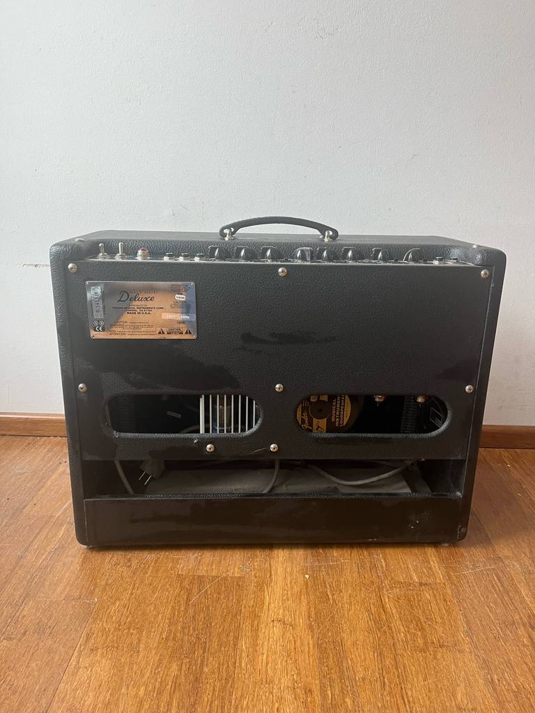 Rückseite des getesteten Akustikgitarren-Verstärker.