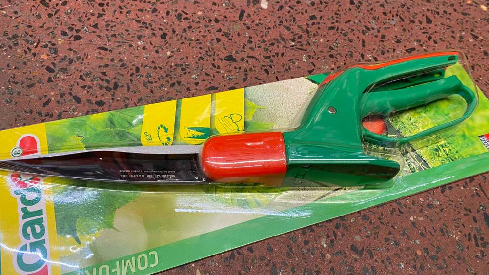 Grasschere im Test: Originalverpackte Grasschere der Marke Gardol