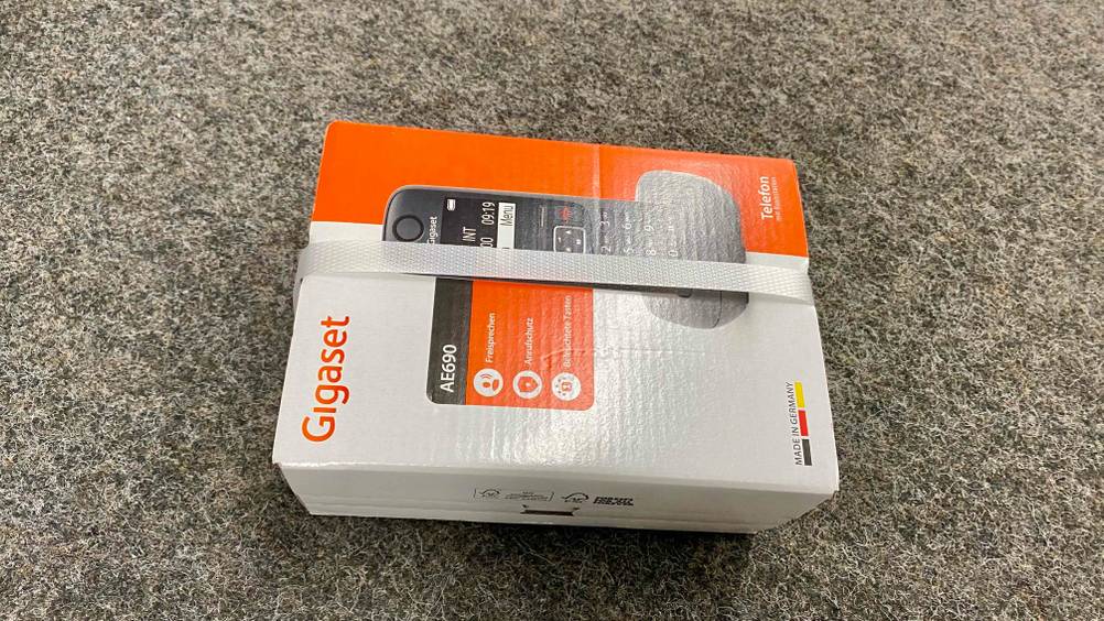 Schnurloses Telefon mit Anrufbeantworter im Test: Originalverpackung des Schnurloses Telefon mit Anrufbeantworter.