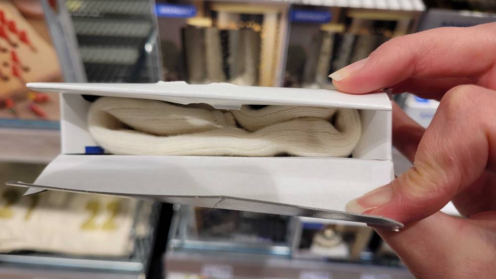 Nierenwärmer im Test: ein Nierenwärmer ist in einer Verpackung ersichtlichl.