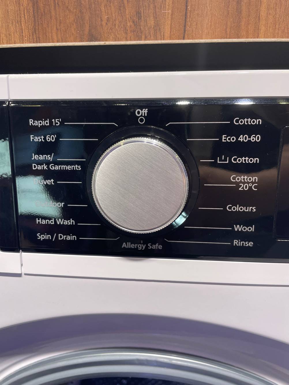 Im Test: Einbauwaschmaschine Nahaufnahme Programmauswahl-Rad.