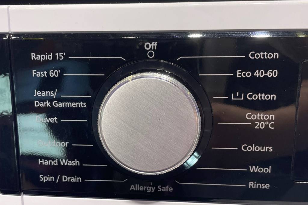 Bei einem Waschmaschinen-Test stehen Programme von Waschmaschine im Fokus.