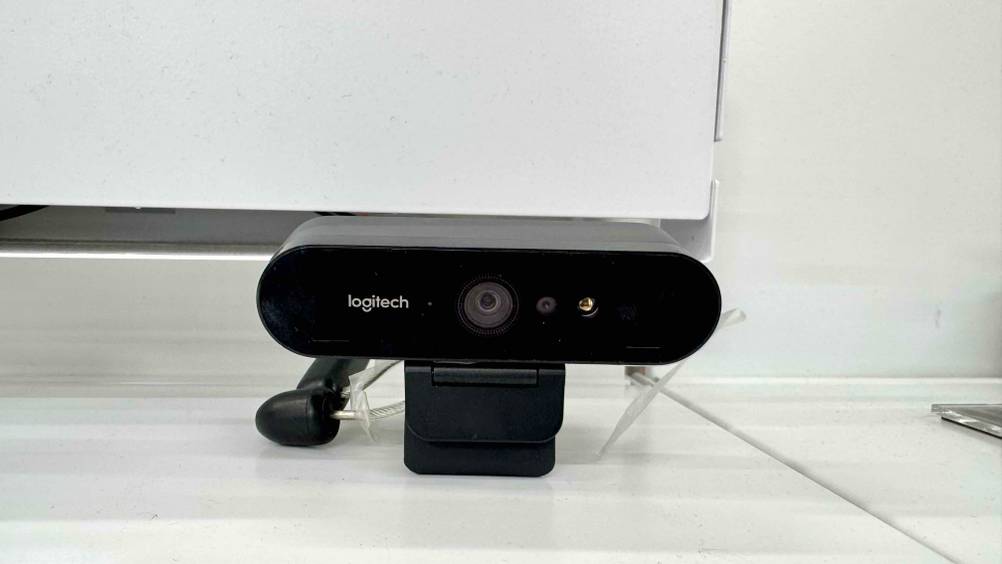 Frontaufnahme der getesteten 4K-Webcam.