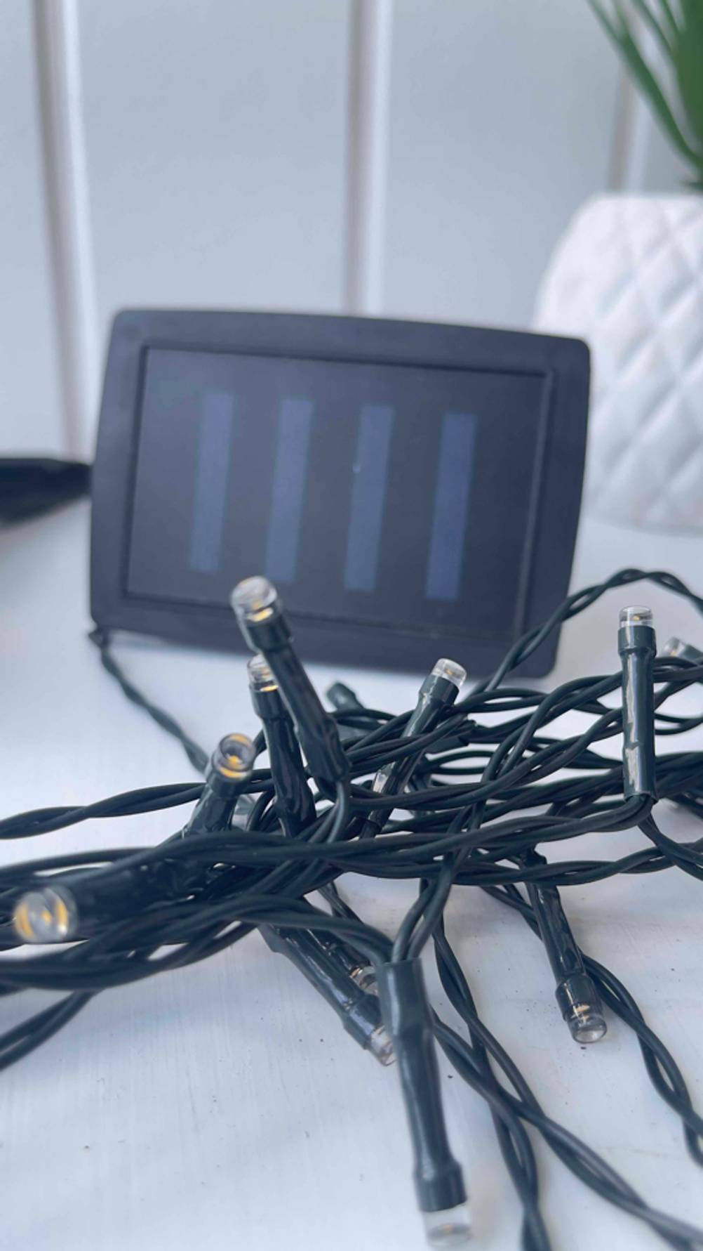 Nahaufnahme der Lichtelemente der getesteten Solar-Lichterkette.