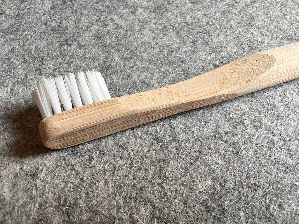 Bambuszahnbürste weiß