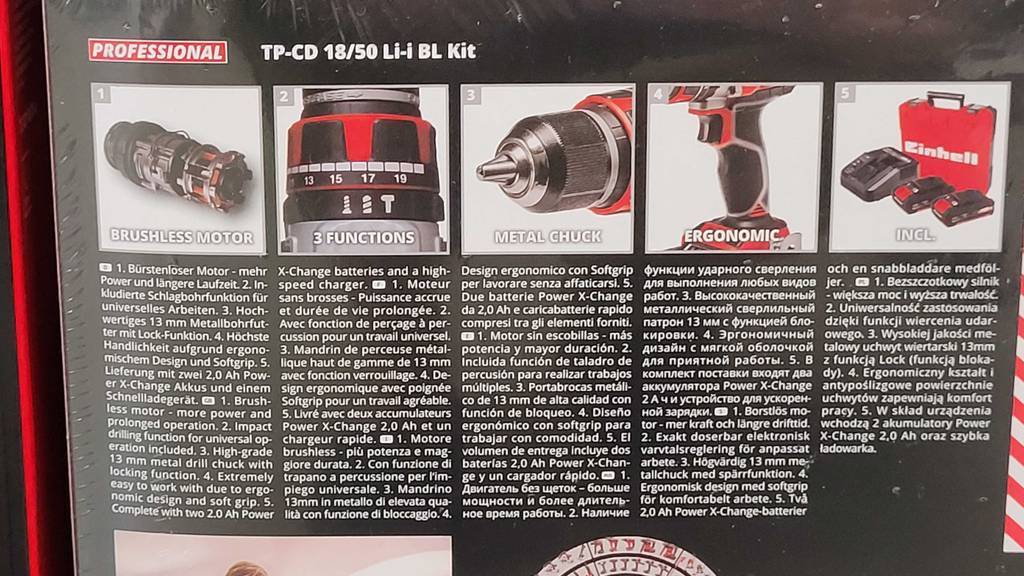 Getestet: Abbildungen auf der Verpackung eines bürstenloser Akku-Schlagbohrschraubers im Fokus.