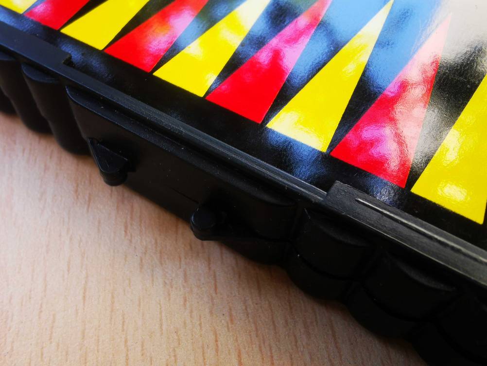 Backgammon-Test: Nahaufnahme des Aufbewahrungskoffers.