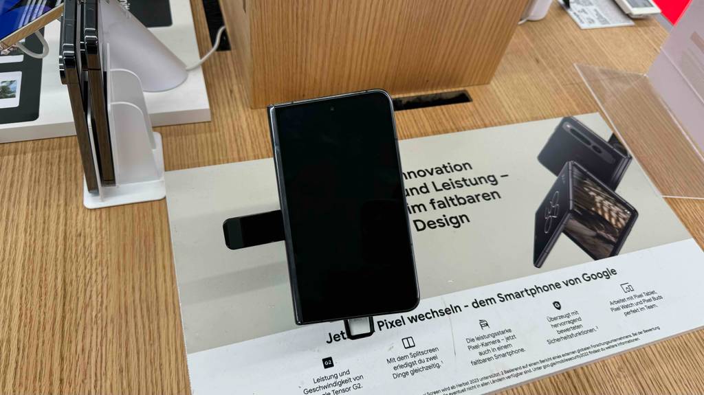 Das getestete Phablet, das sich im geschlossenen Zustand befindet.