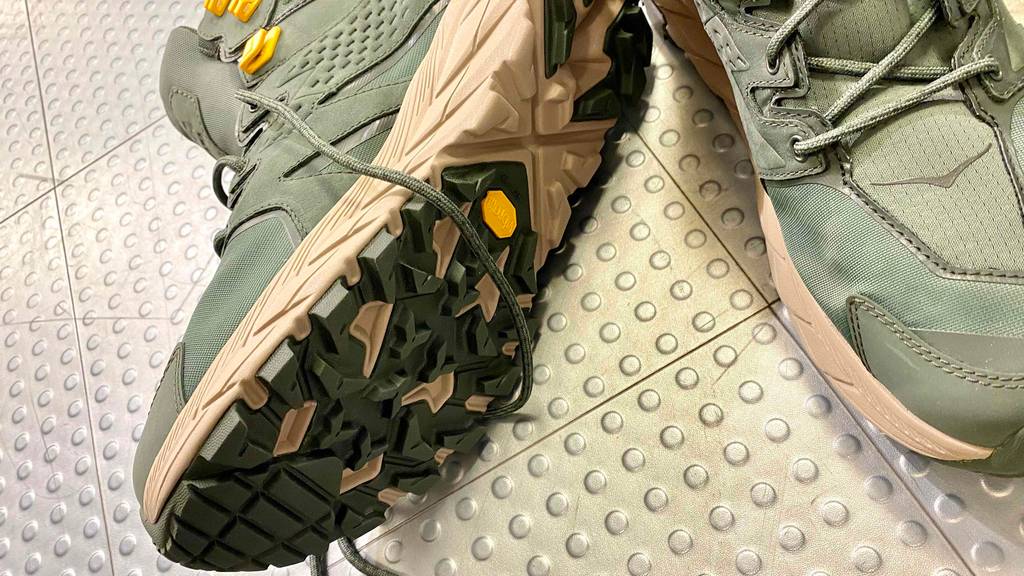 Unisex-Wanderschuhe-Test: Sohle von Hoka-Wanderschuhen.
