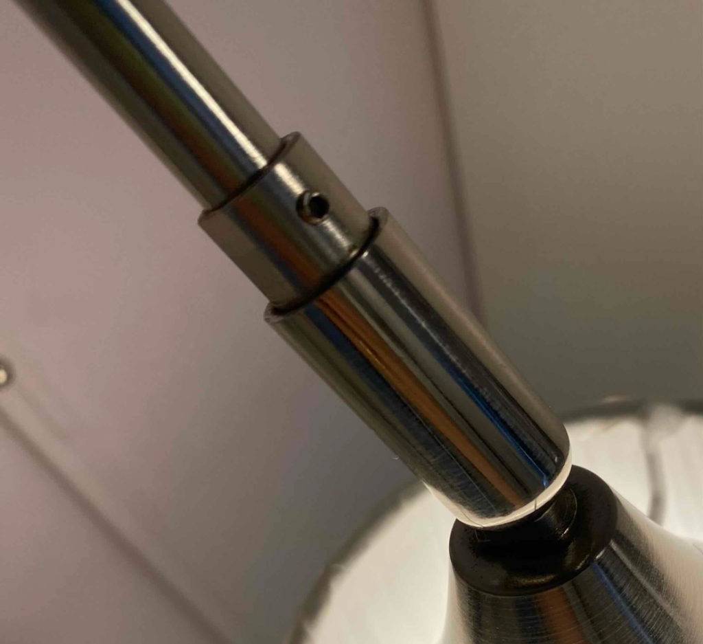 Wandleuchte_Test: Leuchtarm einer Wandleuchte im Fokus.