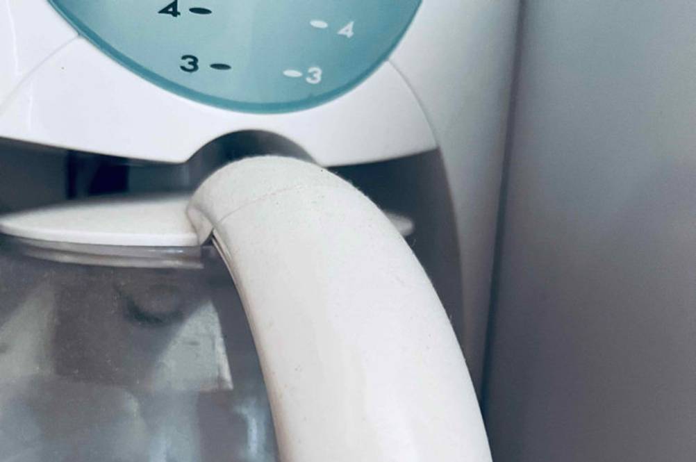 Filterkaffeemaschine getestet: Glaskanne steht unter der Filterkaffeemaschine.
