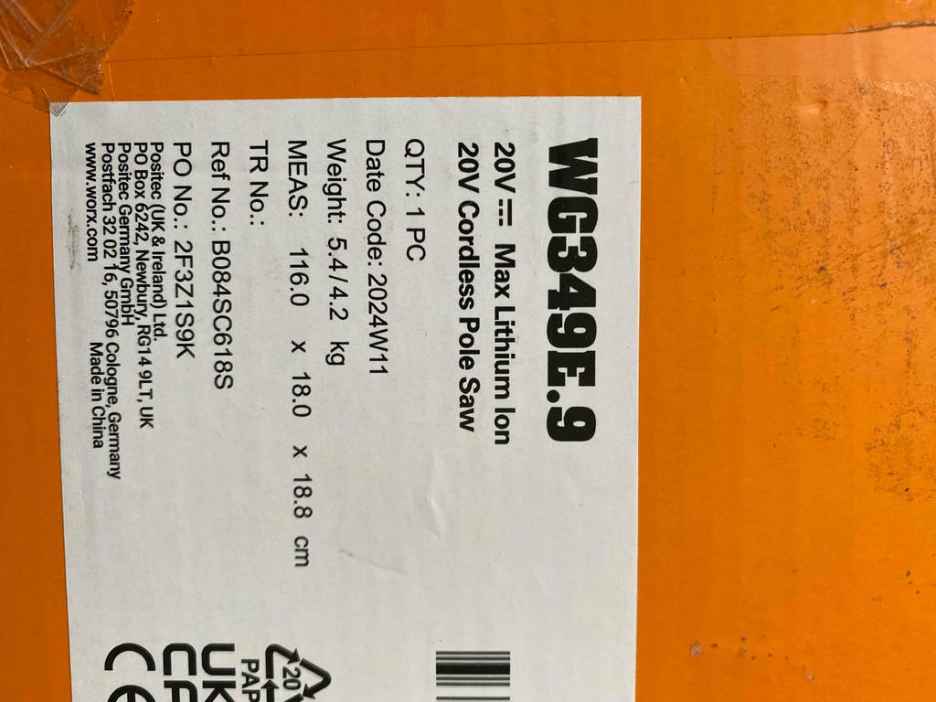 Informationsblatt zum Modell, auf der Verpackung eines getesteten Hochtaster in Nahaufnahme.