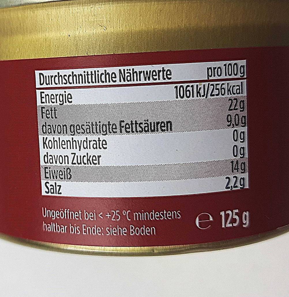 Die Nähwertangaben der getesteten Fleischkonserve mit 125 g Inhalt in Nahaufnahme.