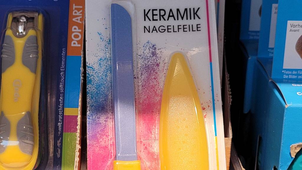 Keramik-Nagelfeile im Test: Der obere Teil einer Nagelfeile im Fokus.