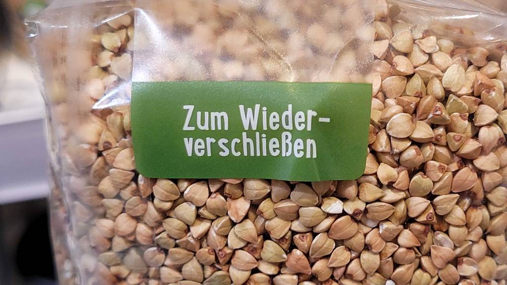 Buchweizen im Test: Der Verschluss zum Wiederverschließen der Verpackung im Fokus.