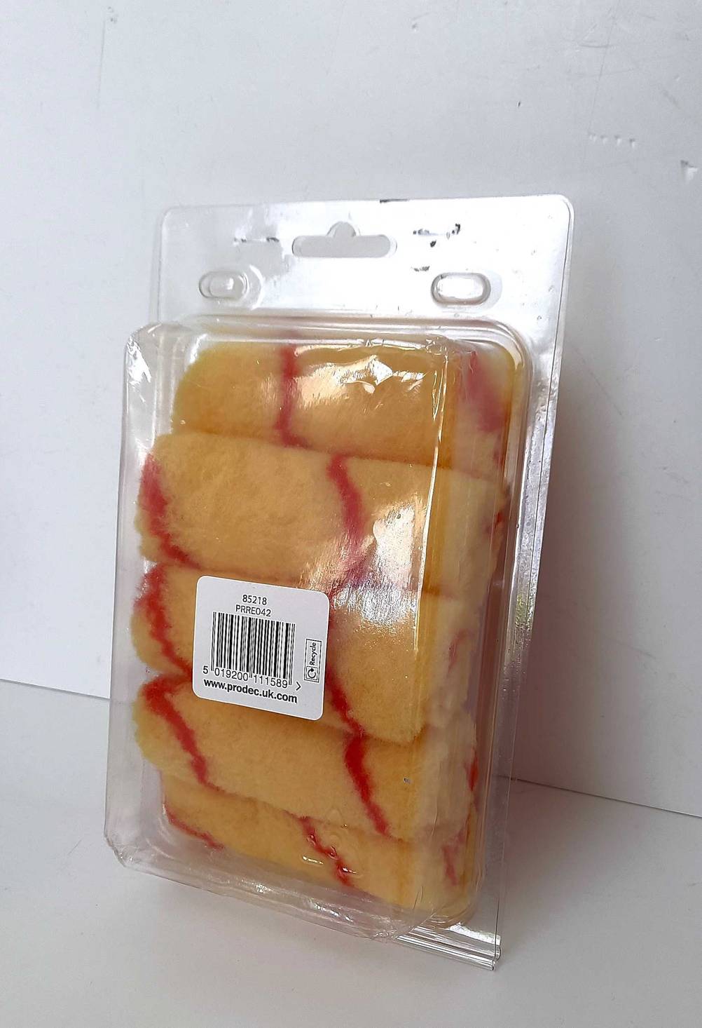 Die getesteten Farbroller die sich in der transparenten Verpackung befinden.