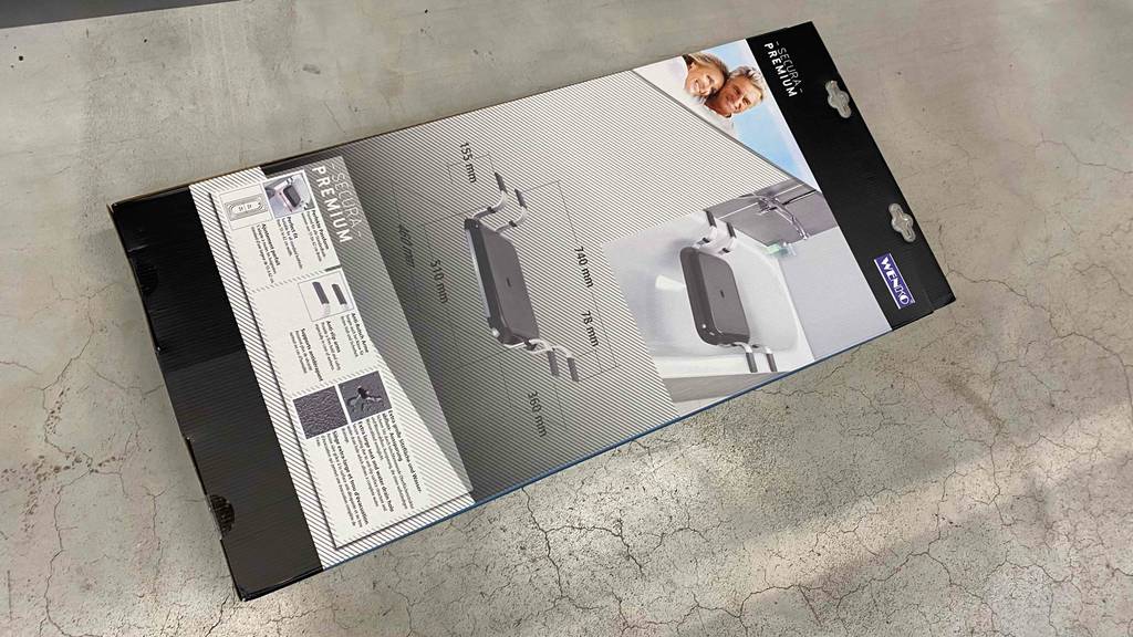 Badewannensitz getestet: Die Rückseite des Produktes mit Infografiken.