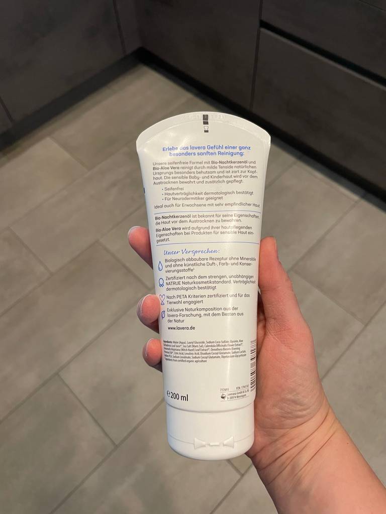 Baby-Shampoo Rückseite der Verpackung.