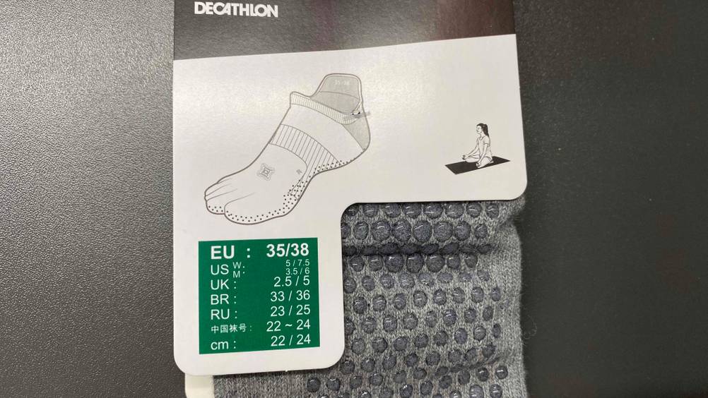 Yoga-Socken getestet: Nahaufnahme Label mit Größenangaben.