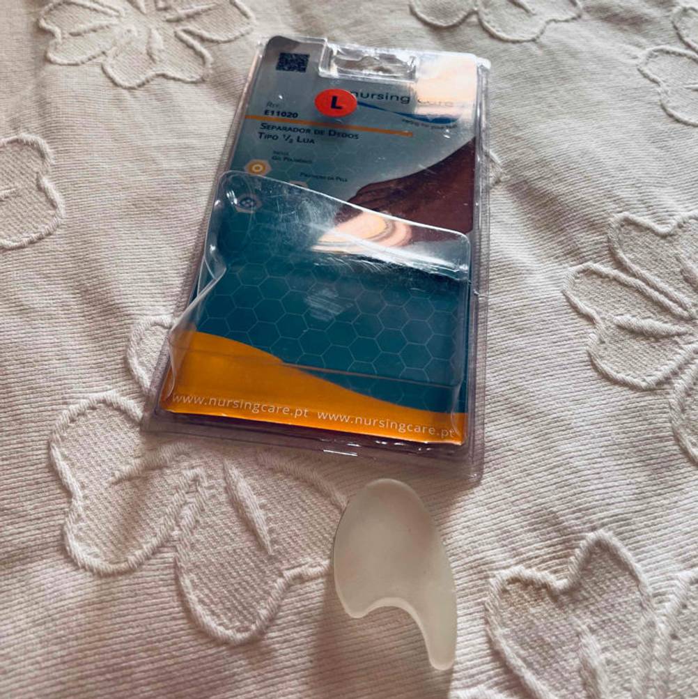 Zehenspreizer-Test: eine leere Verpackung von Zehenspreizer ind er Größe L.