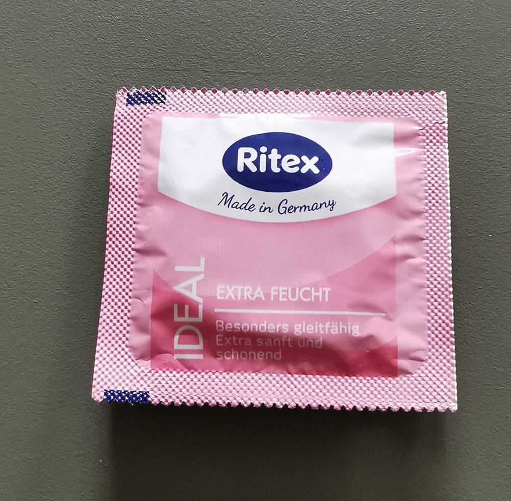 Verpackung von Kondom liegend.
