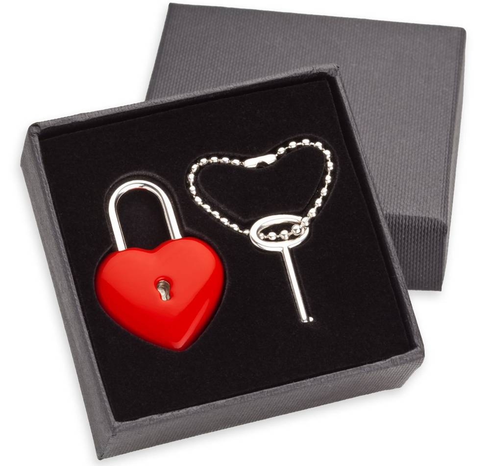 Liebesschloss mit Schlüssel in Geschenkbox