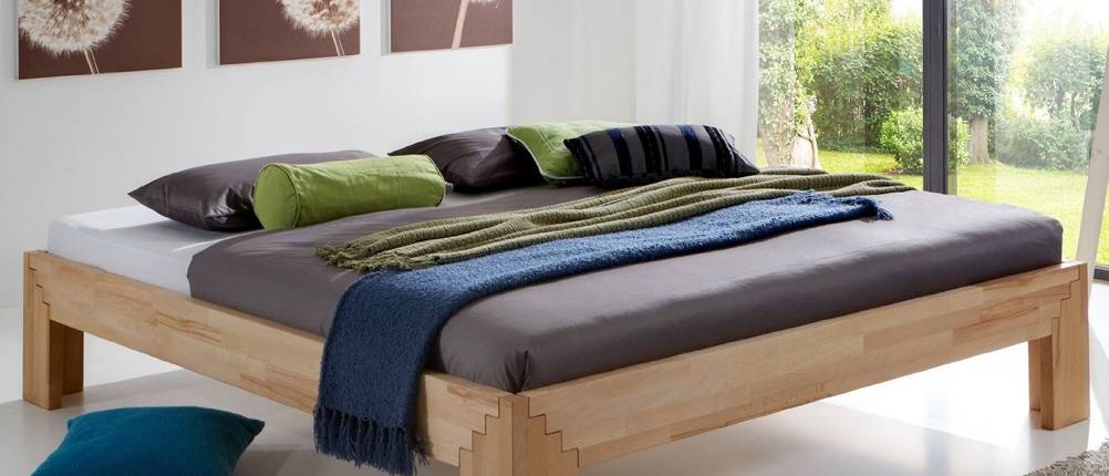 Kaltschaummatratze-Bett