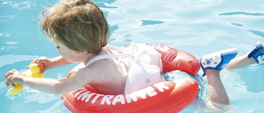 Schwimmen mit Baby