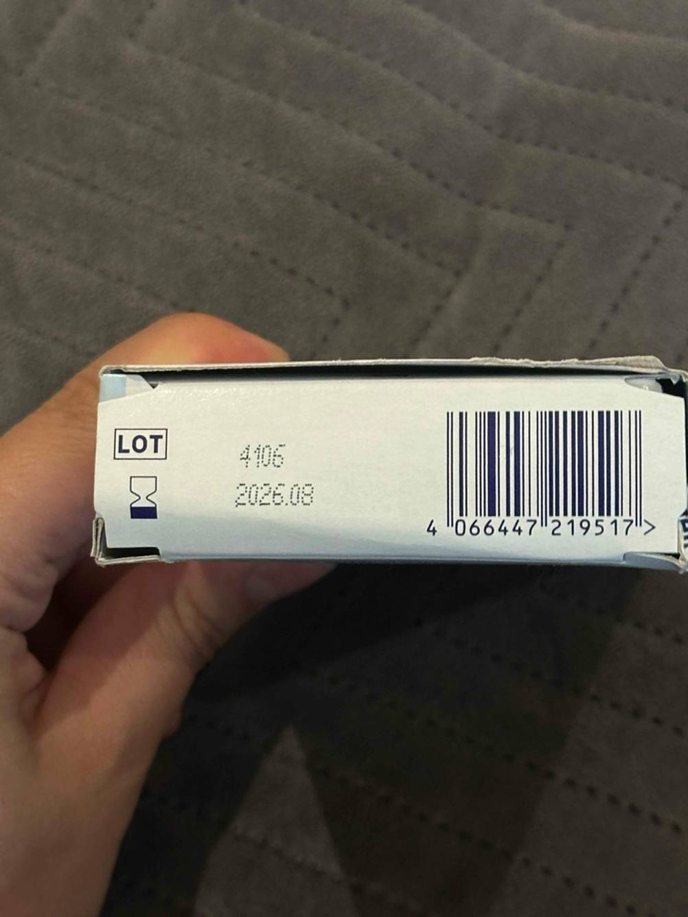 Abnehmpillen-Test: Nahaufnahme des Bodens der Originalverpackung.