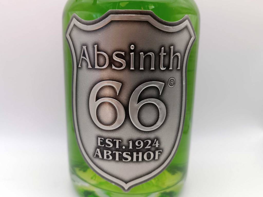 Absinth getestet: Nahaufnahme des Labels einer Flasche des getesteten Absinth.