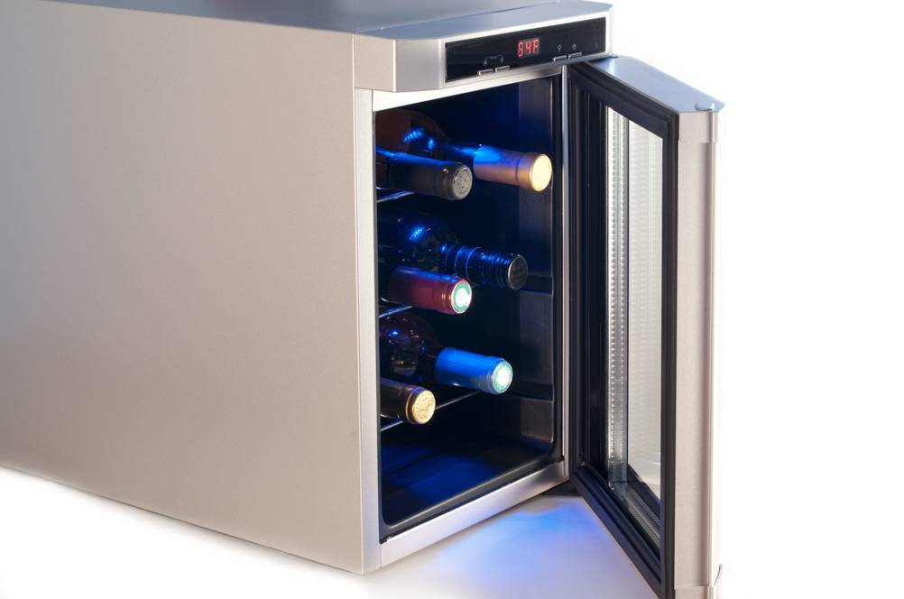 Weinkühlschrank 12 Flaschen im Test: Ein kleineres Gerät für sechs Flaschen.
