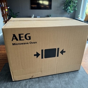 AEG MSB2547D-M im Karton