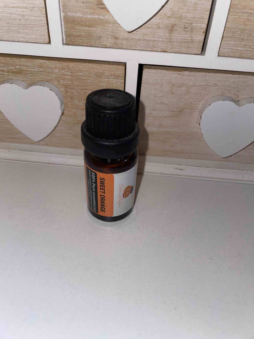 Getestet: Ein Fläschchen ätherisches Öl in Duftrichtung Sweet Orange.
