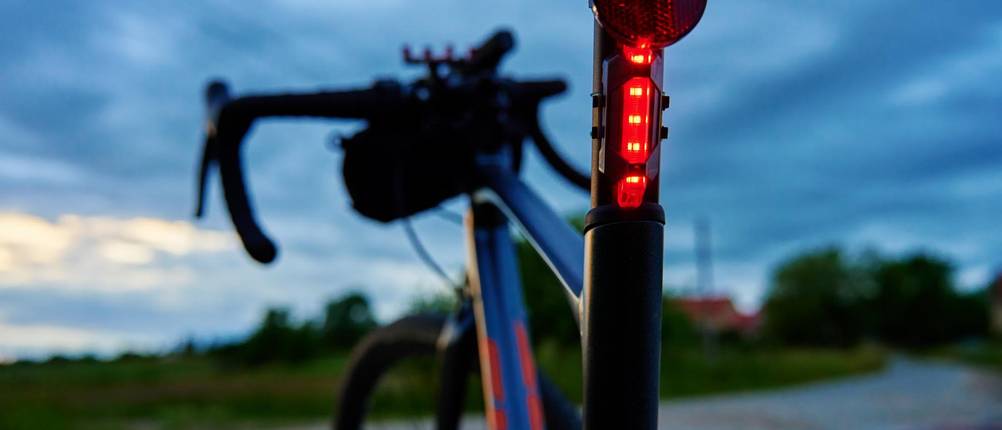 fahrradlampe-batterie-test: batteriebetriebens Bremslicht unterhalb vom Sattel