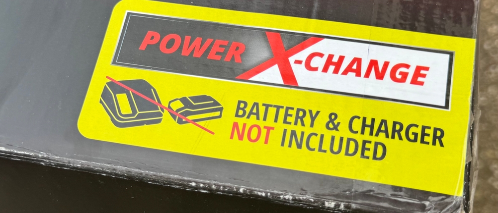 Detailansicht des Kartons vom getesteten Einhell-Akku-Laubbläser.